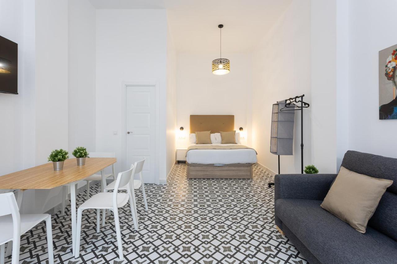 Holidays2Malaga Picasuss Loft New Built Close Huelin Beach And Promenade Exterior photo