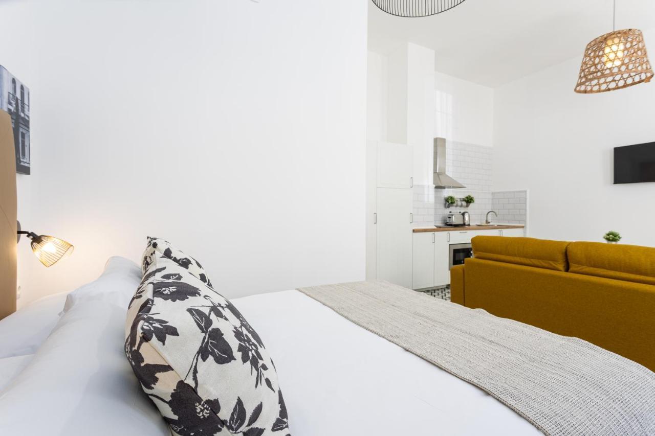 Holidays2Malaga Picasuss Loft New Built Close Huelin Beach And Promenade Exterior photo