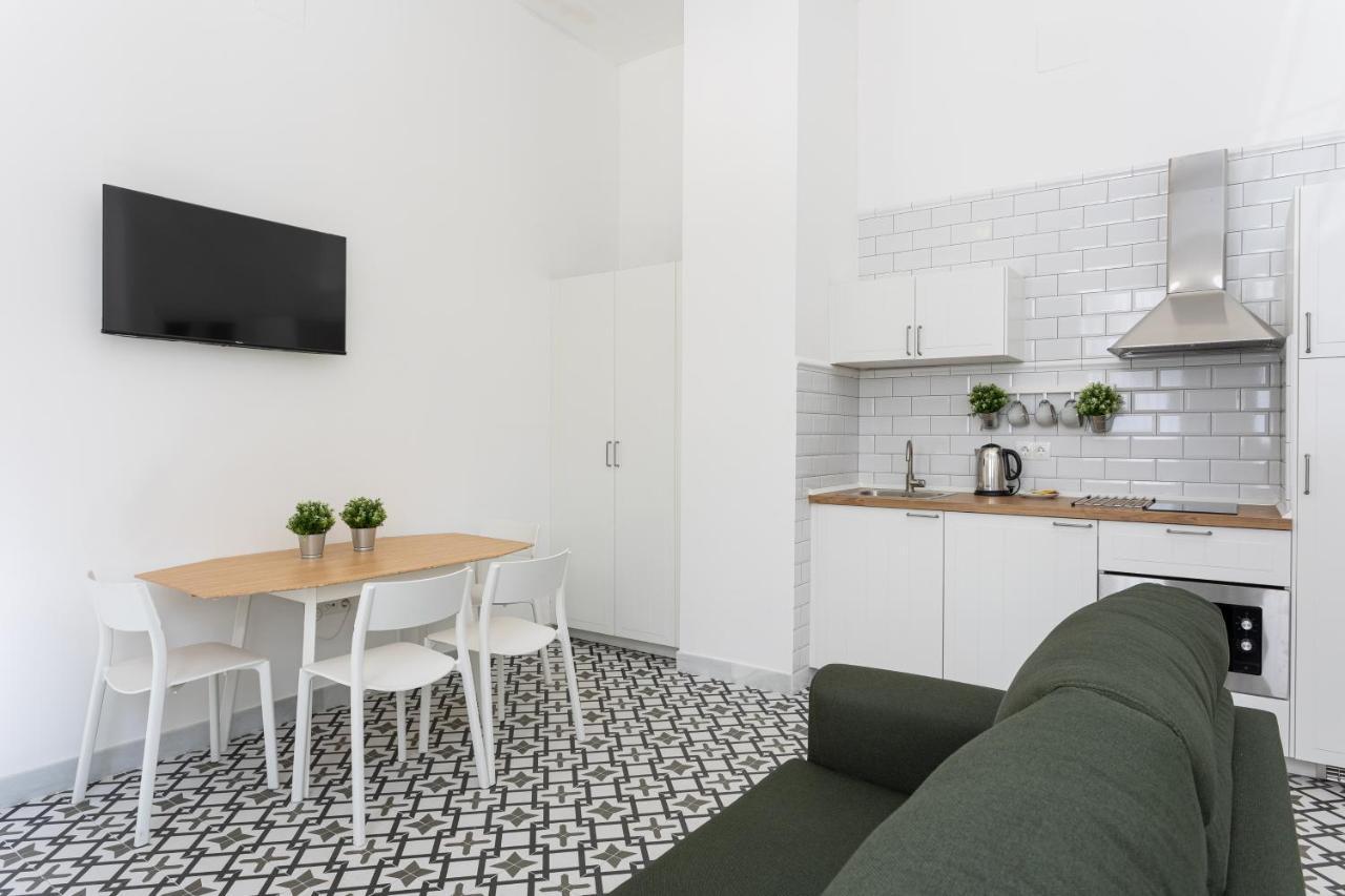 Holidays2Malaga Picasuss Loft New Built Close Huelin Beach And Promenade Exterior photo
