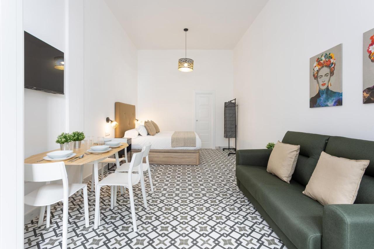 Holidays2Malaga Picasuss Loft New Built Close Huelin Beach And Promenade Exterior photo