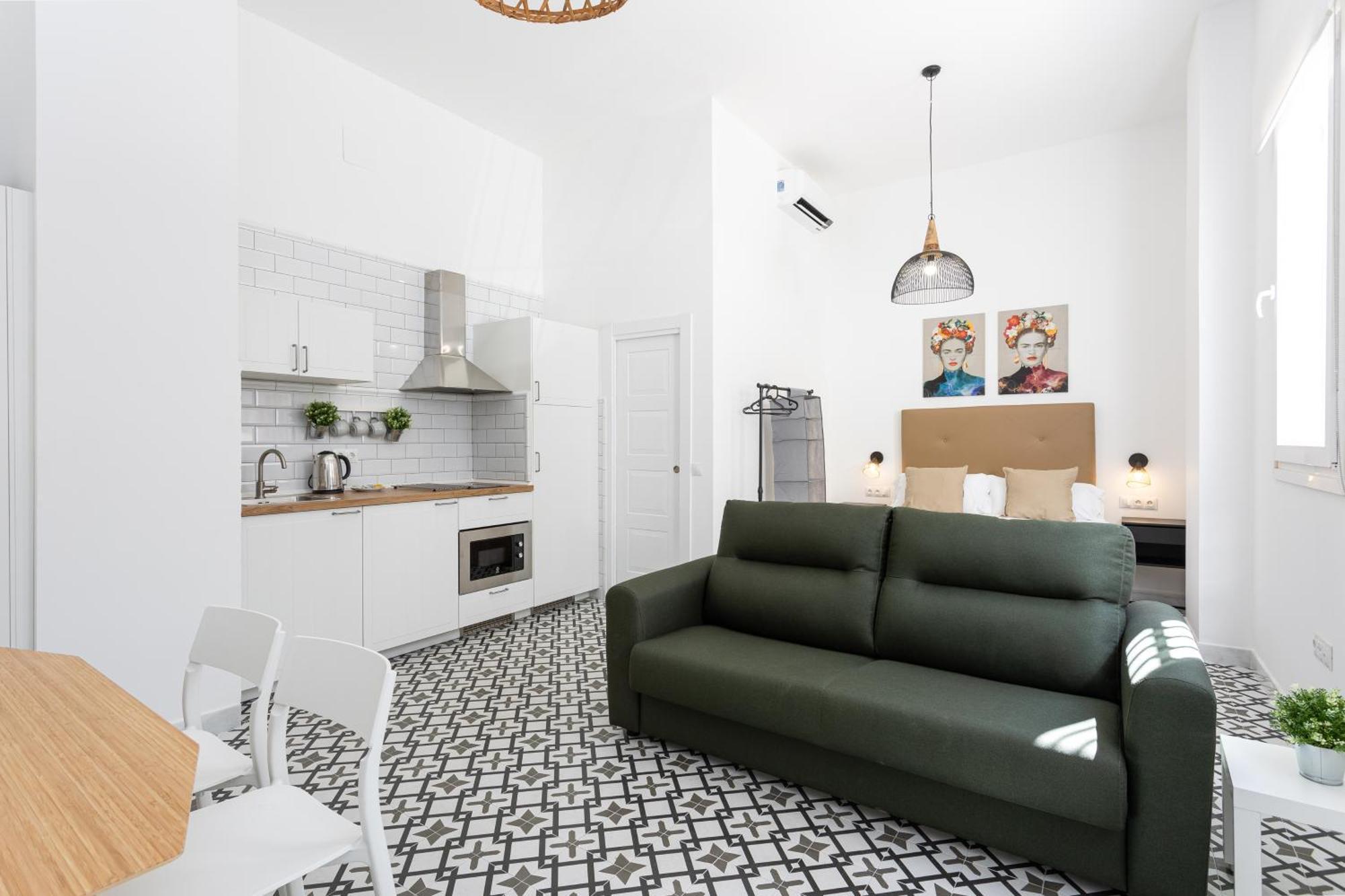 Holidays2Malaga Picasuss Loft New Built Close Huelin Beach And Promenade Exterior photo